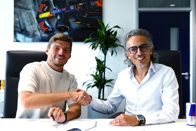 Teambaas in de wolken met ‘fenomenaal nieuws’ Max Verstappen: ‘Hij is meer dan snelste coureur ter wereld’