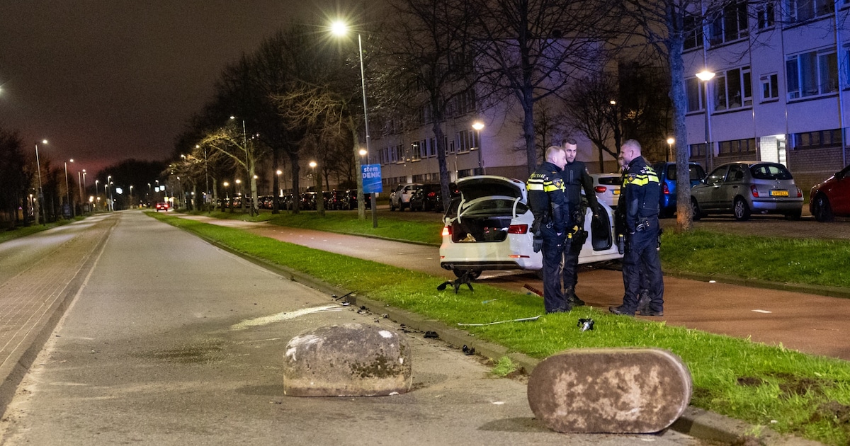 Auto rijdt vermoedelijk kilometersmeterslang spookrijdend door Schiedam en crasht uiteindelijk tegen