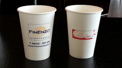 Koffiebekertjes verboden bij evenement, maar wél in gebruik op receptie van de gemeente Soest