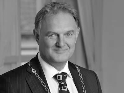Voormalig burgemeester Frans Spekreijse van Lochem (73) overleden