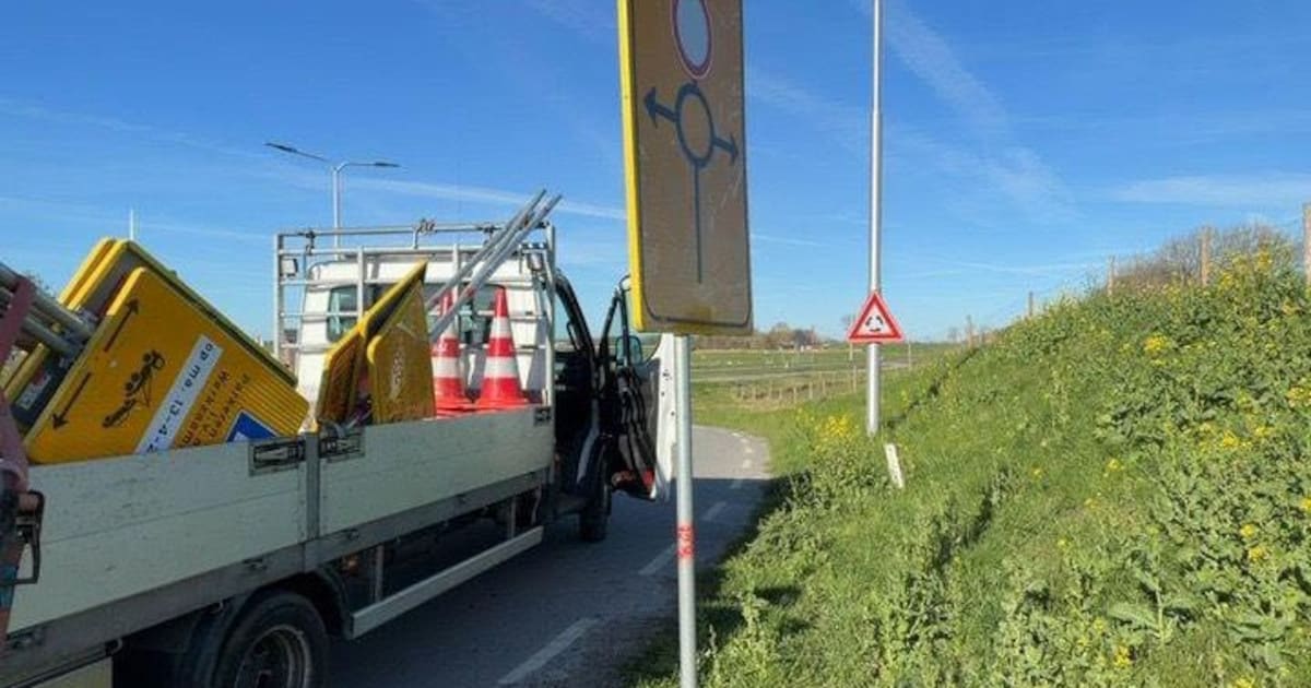 Verkeersborden verdwenen na Wielerronde in Aartswoud