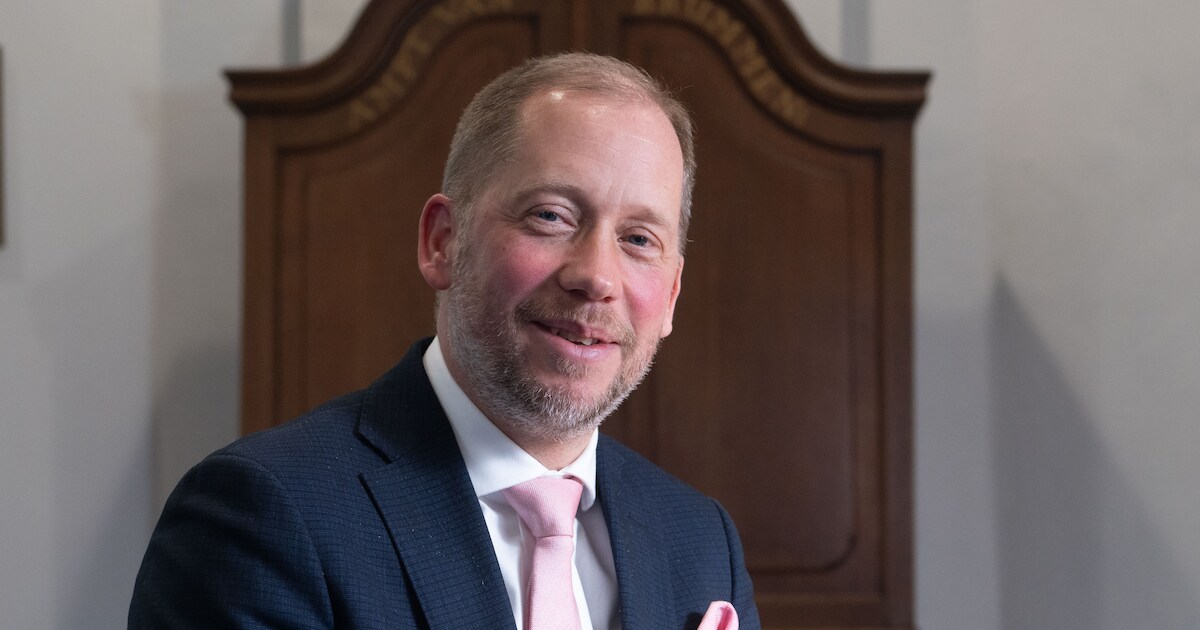 Oud-burgemeester Rozendaal van Elburg krijgt afscheidsreceptie