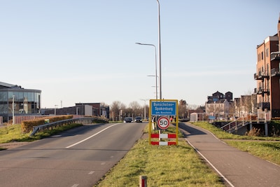 De oversteekplaats aan de Nijkerkerweg in Bunschoten zorgt voor veel ongelukken, hoe kan dit?