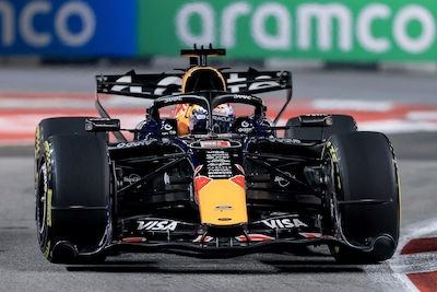 Max Verstappen begonnen aan uitgestelde kwalificatie in Singapore