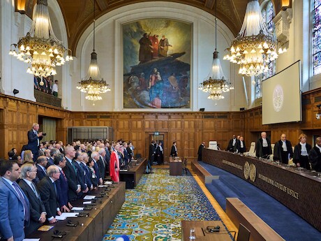 Oppositie wil dat kabinet sancties VS op internationaal strafhof harder veroordeelt: ‘Slappe hap’