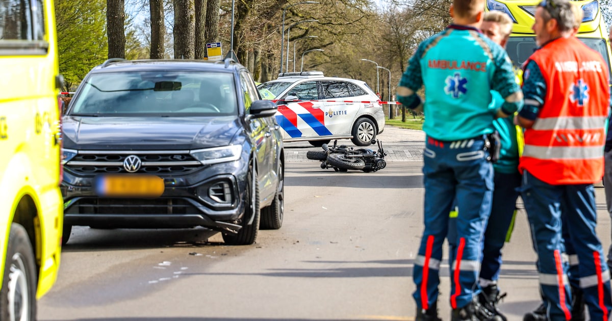 Motorrijder gewond bij ongeval met auto in Odoorn, traumahelikopter ingezet