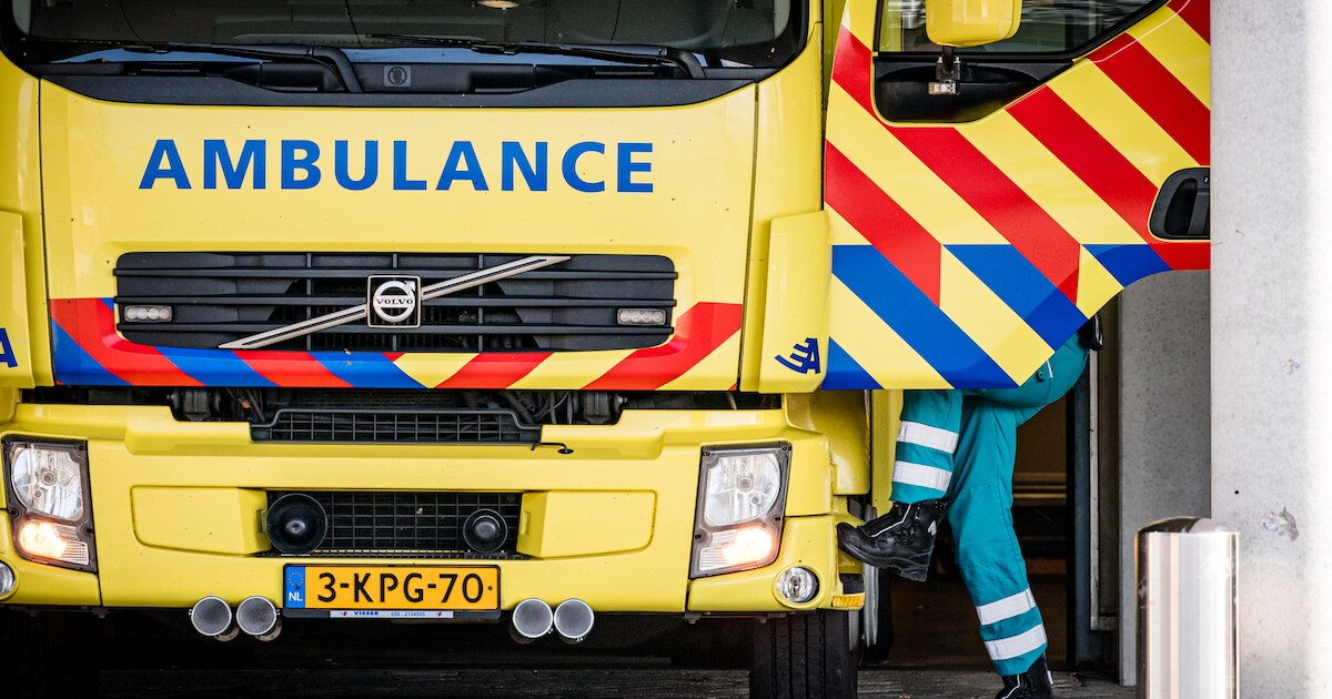 Fietser (51) omgekomen door ongeluk met vrachtwagen op N359 in Friesland