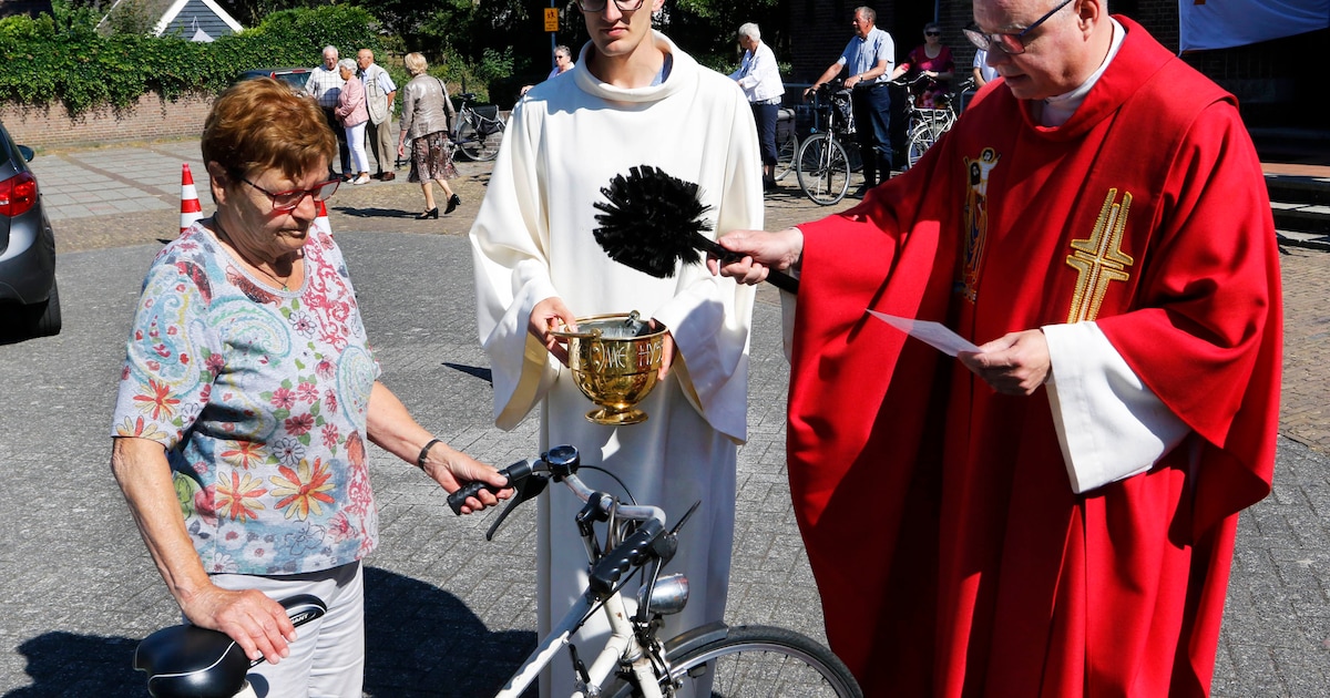 Autozegening Hoeven op dorpsplein