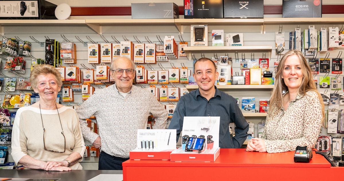 Waarom deze Leusdense fotowinkel al veertig jaar overeind blijft, terwijl er honderden fotozaken de 