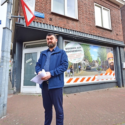 ‘2,5 miljoen? Lachwekkend’: Roosendaalse pandjesbaas weigert bod van gemeente en hangt nu posters op