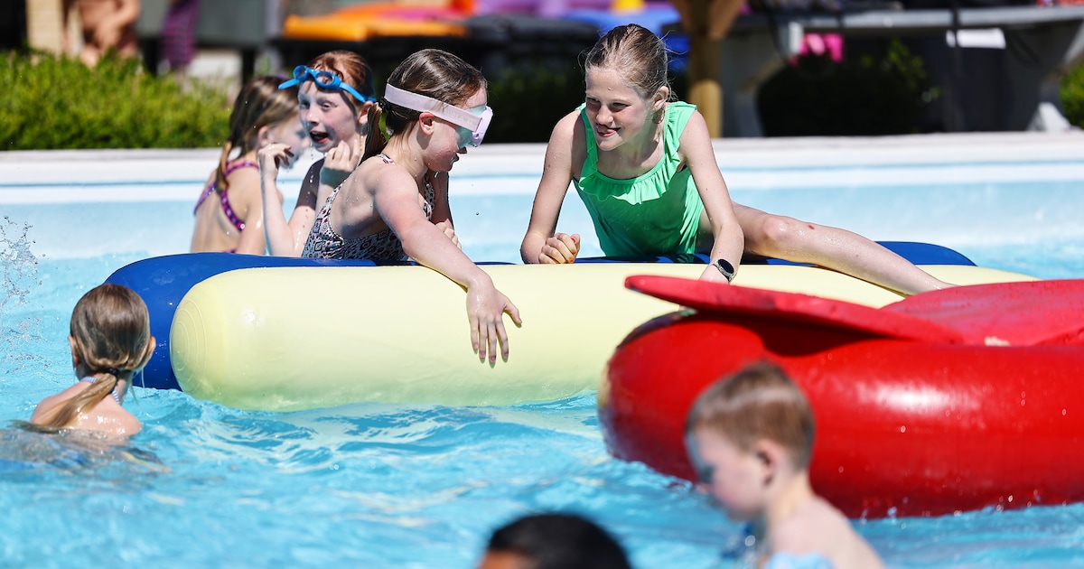 Na dreigende sluiting is zwembad Lobeke populairder dan ooit: ‘Dit is veel meer dan alleen een bak w