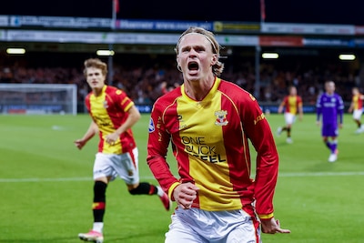 ‘Echt een genot om naar te kijken’: waarom valt eredivisie-topscorer Søren Tengstedt nu pas op?