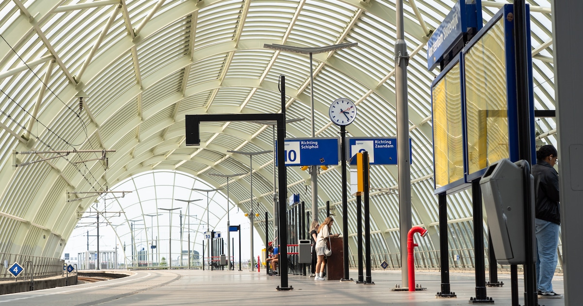 Geen treinen tussen Amsterdam Sloterdijk en Haarlem wegens stroomstoring