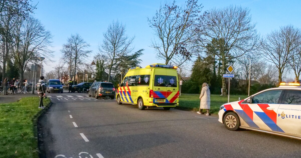 Fietsster gewond na botsing met auto in Joure