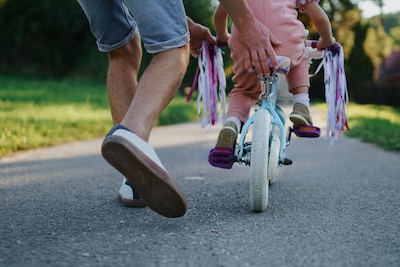 Hoe leren we kinderen beter fietsen? ‘Zijwieltjes zouden we moeten afschaffen’