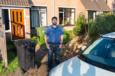 Frank weigert parkeervergunning te betalen en komt met creatieve oplossing: ‘Het mot maar’