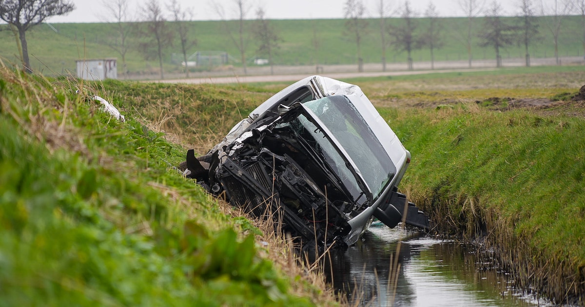 Automobilist overleden na ernstig ongeluk met vrachtwagen in Wieringerwerf