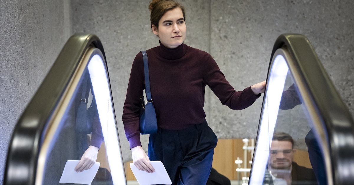 Lidewij de Vos kon vroeg zien hoe het is om dissident te zijn: opa van ...