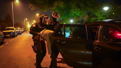 Drugslabs, drones, vuurwerk: politie rolt tijdens tien invallen bendes rond Eindhovense vader (42) en zoon (20) op