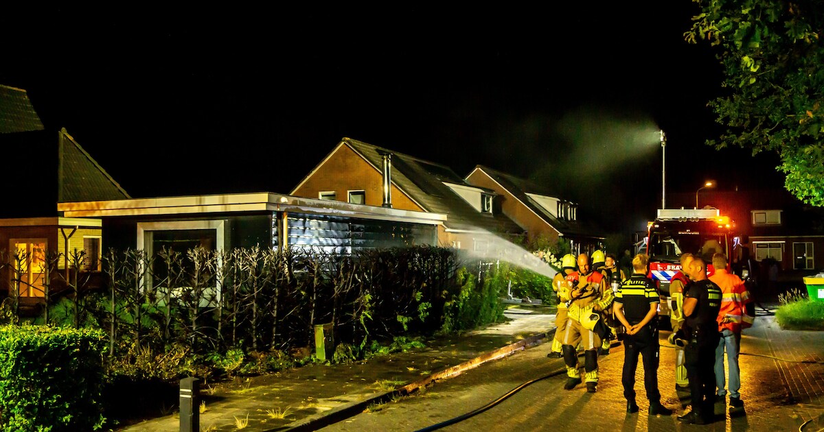 Brand in coniferenhaag, politie vermoedt brandstichting