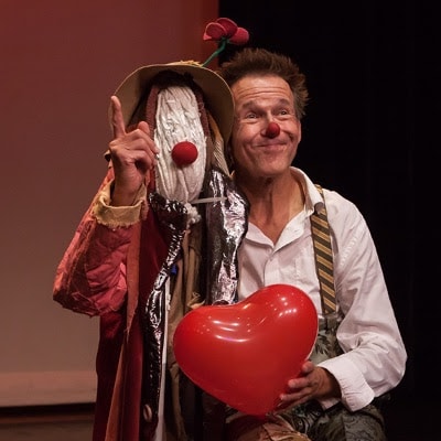Clowns Kado brengt humor en muziek naar Arno’s Theater in Eindhoven