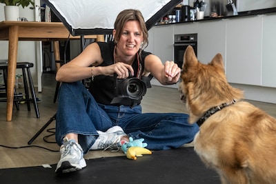 Bredase Roxanne zet met afstudeerproject adoptiehonden in de schijnwerpers: ‘Iedere hond heeft zijn 