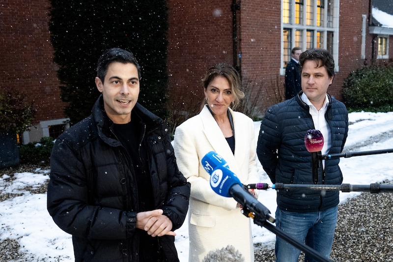Rob Jetten (D66), Dilan Yesilgöz (VVD) en Henri Bontenbal (CDA) staan vrijdag de pers te woord na de tweedaagse sessie op landgoed De Zwaluwenberg.