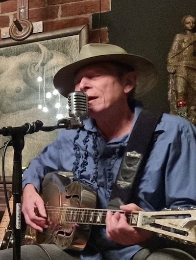 Mad Mill Blues Café in Groesbeek met Joop van Kesteren