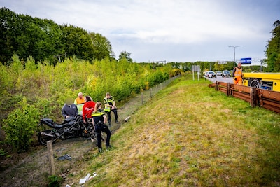 Motorrijder gewond na val in bocht op de N348 in Ellecom