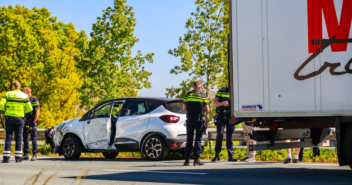 Auto en vrachtwagen botsen op A20 bij Moordrecht