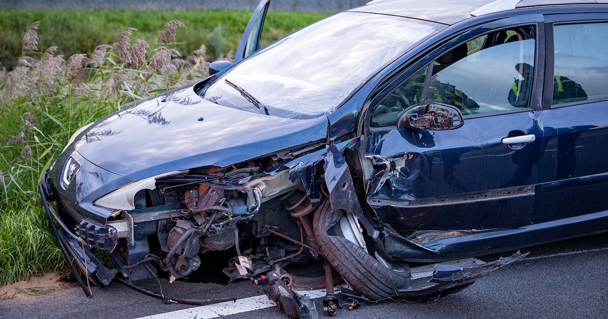Automobilist vlucht na ongeval op N232 bij Oude Meer