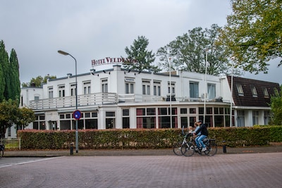 Omwonenden verrast: gemeente past 24 uursbeveiliging bij daklozenopvang aan