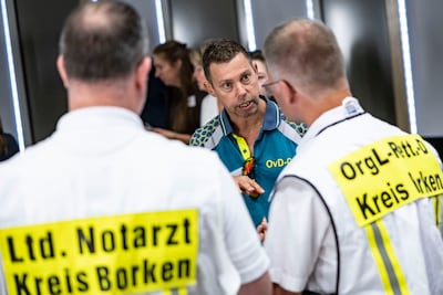 Bij een ramp net over de grens komt de Duitse ambulance meteen