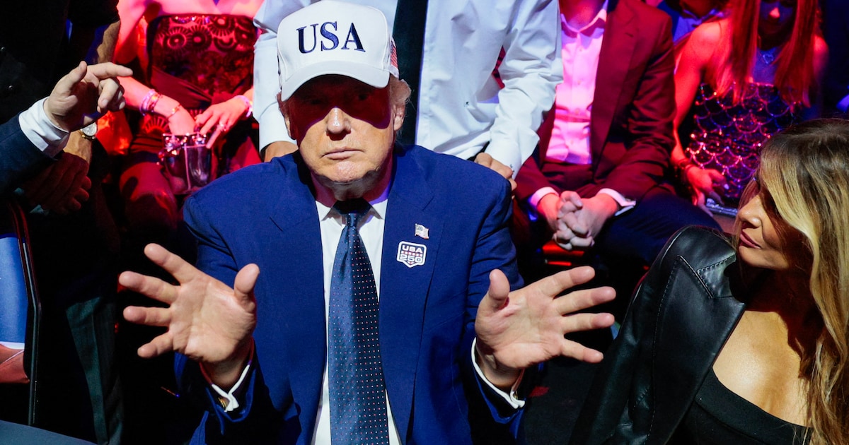 Trump maakt van jubileum 250 jaar VS eigen show: ‘Ik ben op een podium meer waard dan Elvis in zijn 