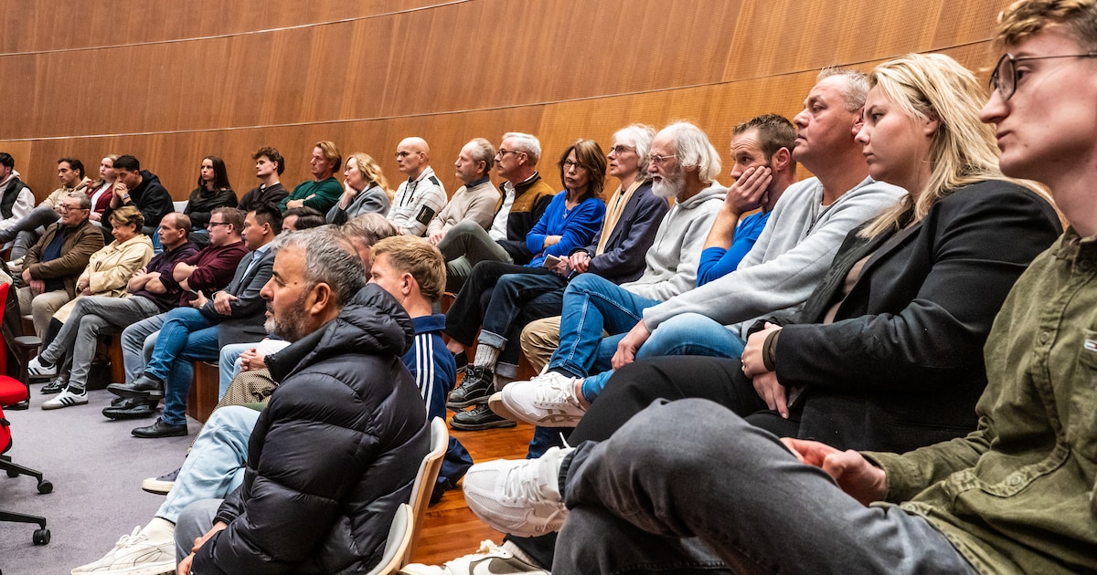 Marktondernemers in Gouda vrezen voor hun toekomst en trekken massaal naar de gemeenteraad