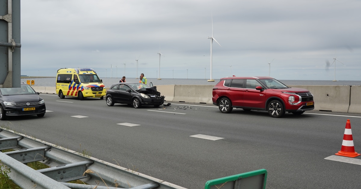 Twee voertuigen betrokken bij ongeval op de Ketelbrug, file op A6 richting het noorden