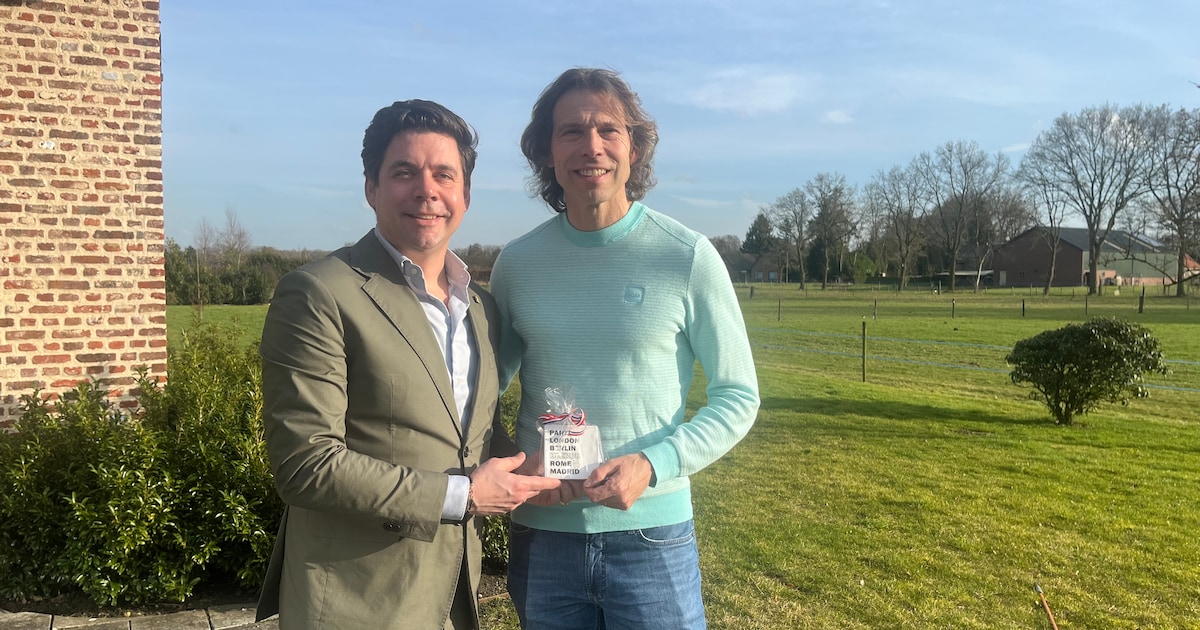 Burgemeester Prinsen zet Gerard van Velde in het zonnetje na Olympisch succes