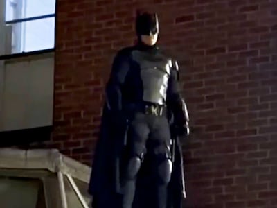 Britse ‘Batman’ vangt handtasdief: ‘Ik hoop dat ik anderen kan inspireren’