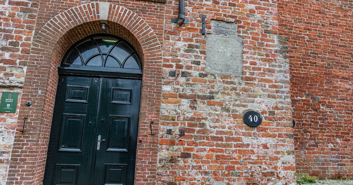 Koperdieven slaan toe bij Mariakerk in Buitenpost, regenpijpen missen