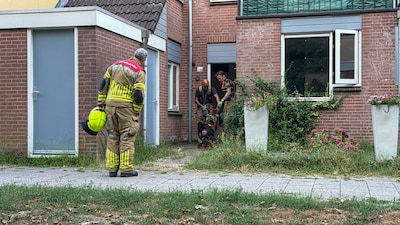Woning vol rook in Arnhem, brandweer ventileert