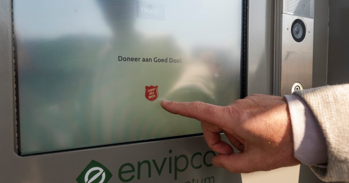 Leger des Heils Middelburg krijgt statiegeld-bulkmachine