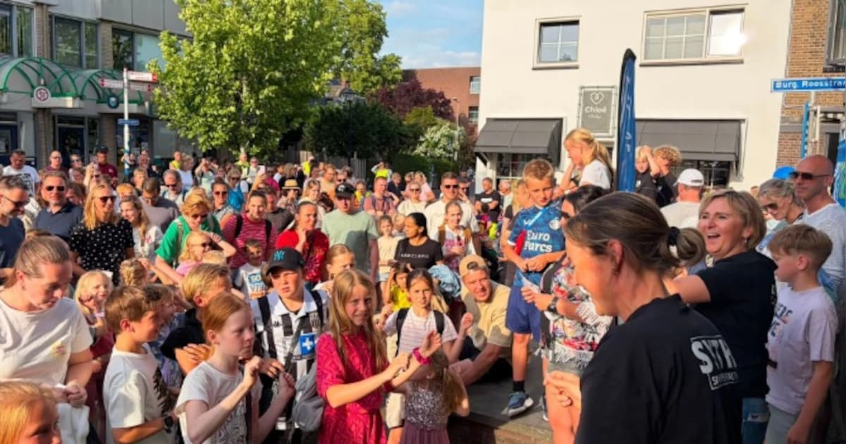 Zomeravondconcert op het Raadhuisplein in Lekkerkerk