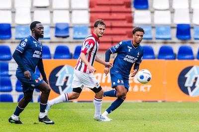 Wervelende start bezorgt Willem II oefenzege op Telstar, teruggekeerde Twigt pakt meteen de spotligh