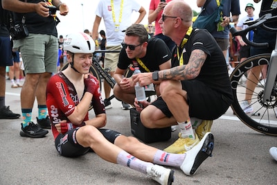 Tour opgeschrikt door eerste grote crash, tóch lijkt koers veiliger dan vroeger: ‘Klassementsploegen tonen respect’
