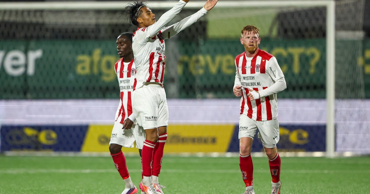 TOP Oss boekt vierde thuiszege op rij in waterballet tegen Helmond Sport