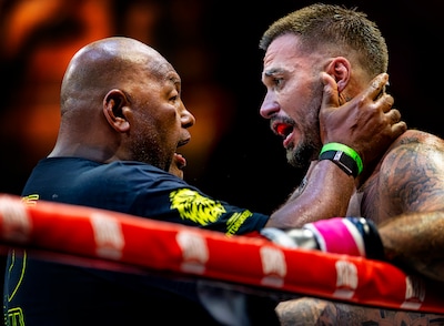 Gradus Kraus en Remy Bonjasky over potentie Dave Roelvink als bokser: ‘Was nog niet zoals het moet zijn’