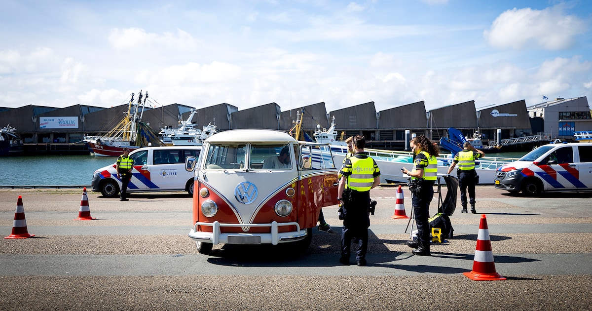 Politie deelt 110 boetes uit bij grote controle op Scheveningen: drugs en voertuigen in beslag genom