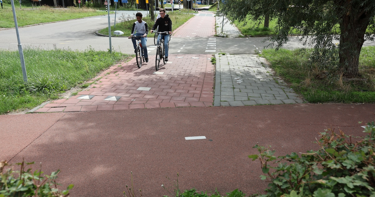 Voetpad houdt in Broekpolder abrupt op en dat is niet de enige onlogische verkeerssituatie