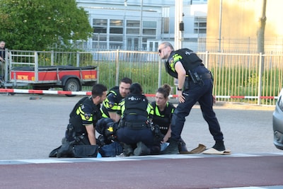 Politie lost waarschuwingsschoten bij aanhouding in Tiel