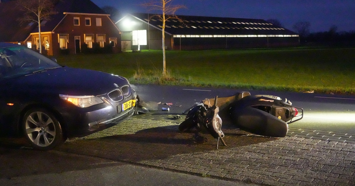 Scooterrijder gewond na aanrijding met auto in Pesse
